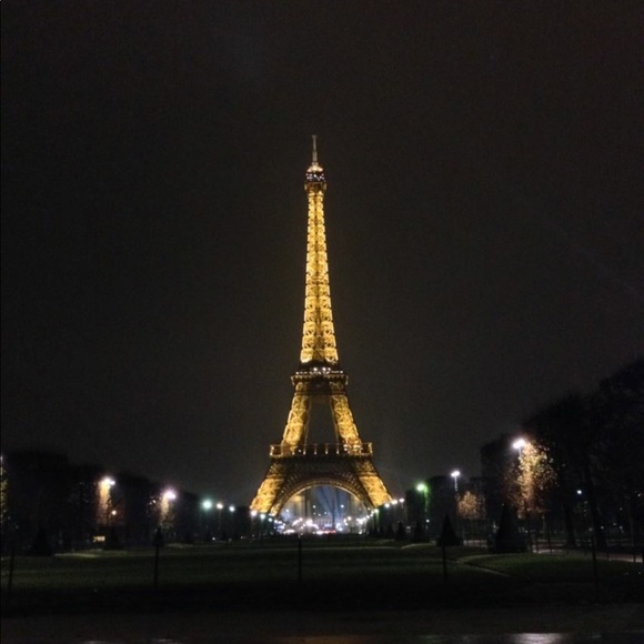 Meet your Posher, Nichole - Picture 3 of 8